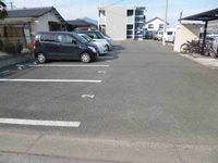 レオネクストメゾンメルヴェイユ 駐車場