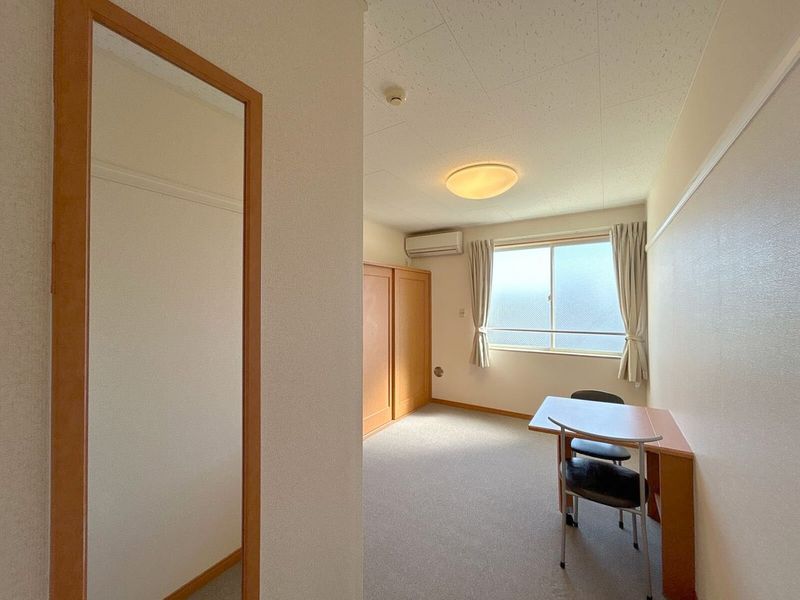 レオパレス海誠 居間