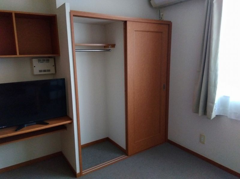 レオパレス川之江中央 収納