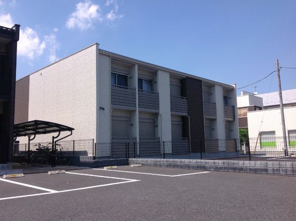 Bên ngoài CLEINO Cercle II