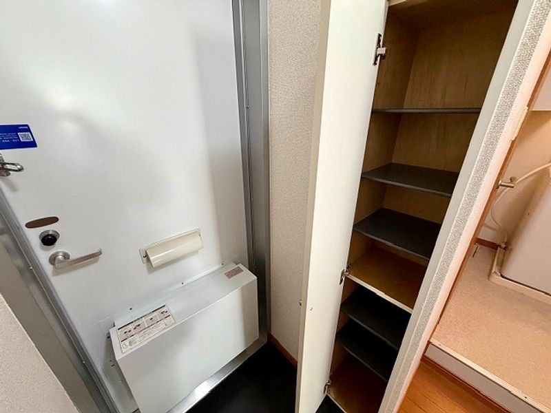 レオパレスベルヴィル 玄関