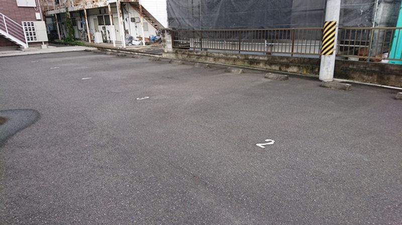 レオパレスドミール 駐車場