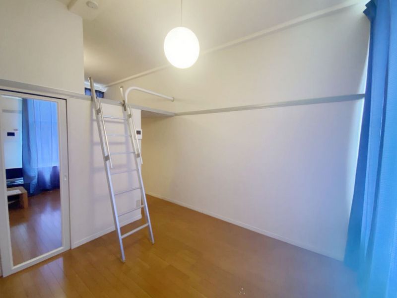 レオパレス銀壽 居間