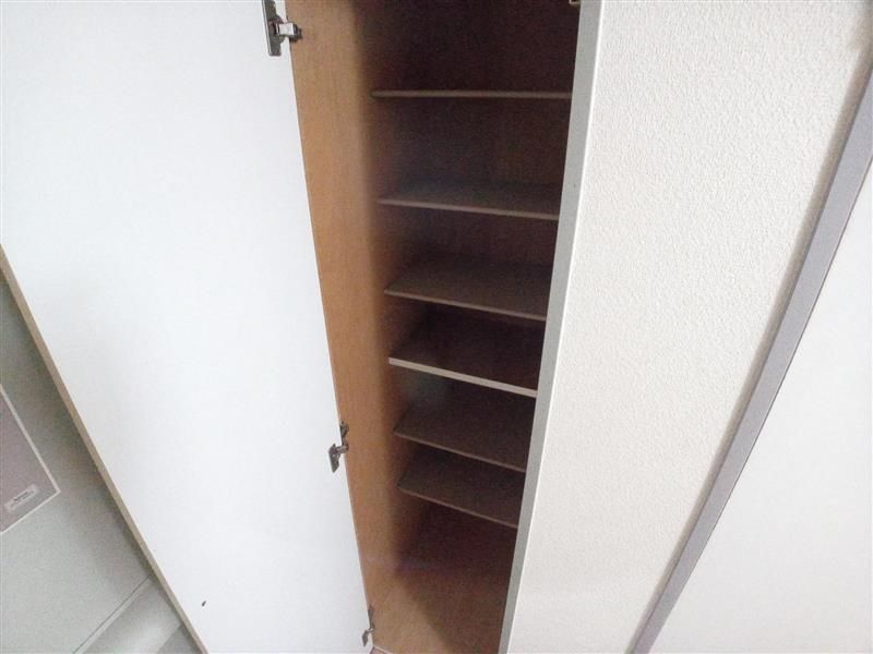 レオパレスルノアールⅠ 玄関