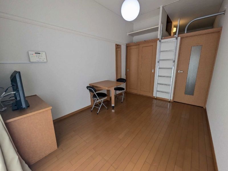 レオパレスＭａｉｓｏｎ　Ａｏｙａｍａ 居間