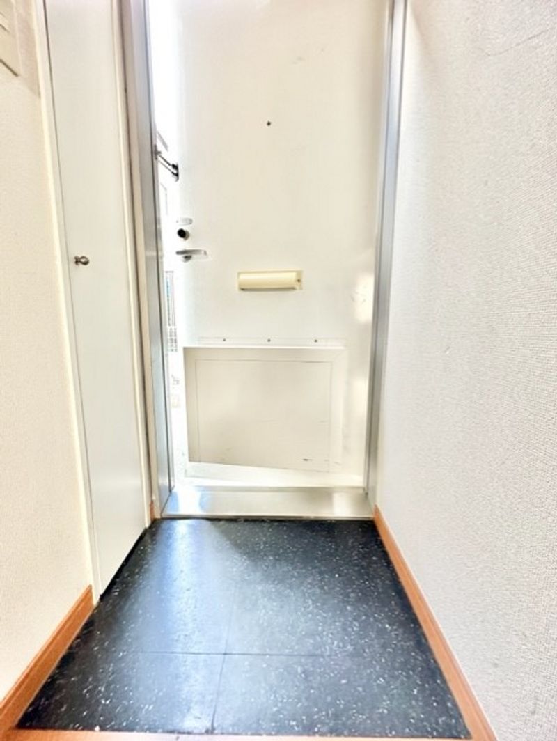 レオパレスグリーンヒル古宮 玄関
