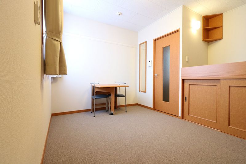 レオパレス花屋町 居間