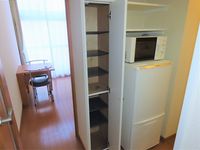 レオパレス中御所 玄関
