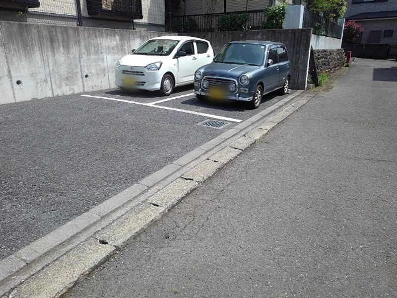 レオパレスＩＷＡＩ 駐車場