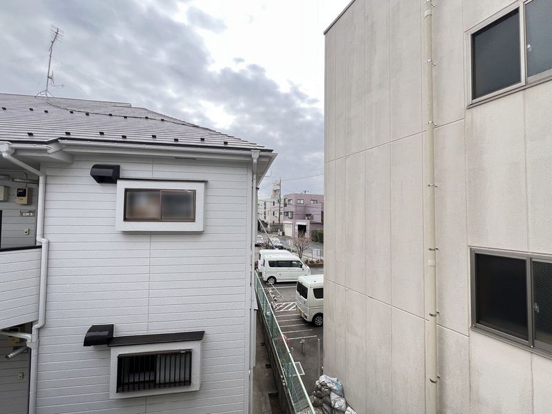 CLEINO Ryo Môi trường xung quanh