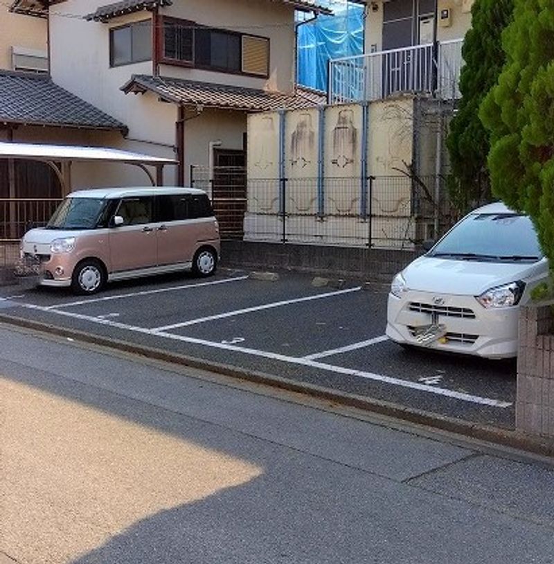 レオパレス天王台 駐車場