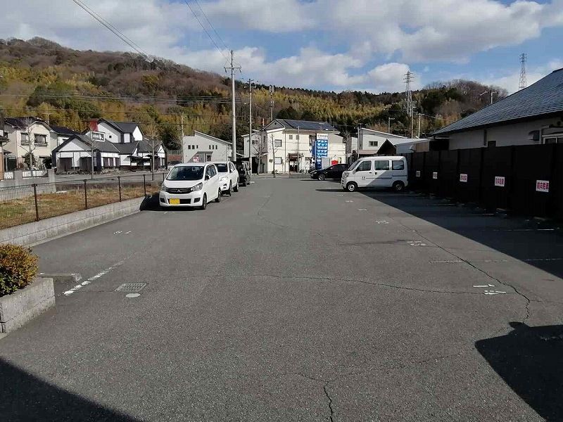 レオパレスリベルラⅡ 駐車場