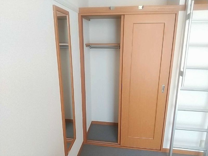 レオパレスクレール 収納
