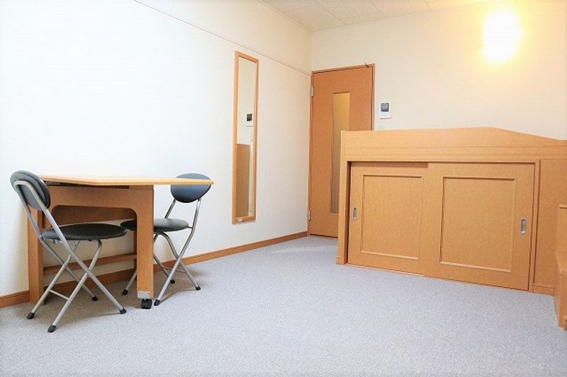 レオパレスＩＮＡＢＡ 居間