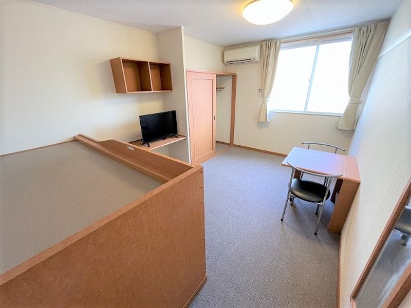 レオパレスＹ３６ 居間