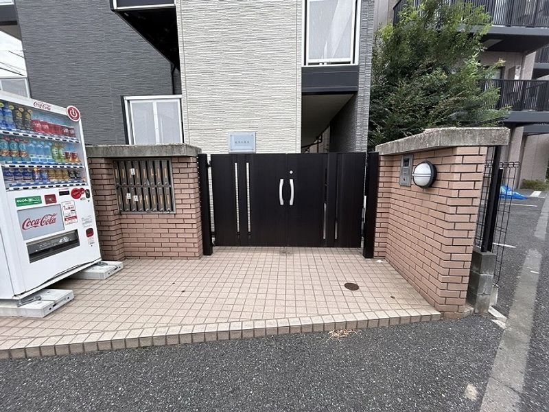 レオパレスビブハウス エントランス