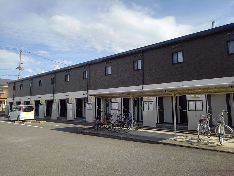 レオパレスサルウェイ三条 外観