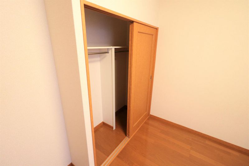 レオパレス宝ヶ池 収納