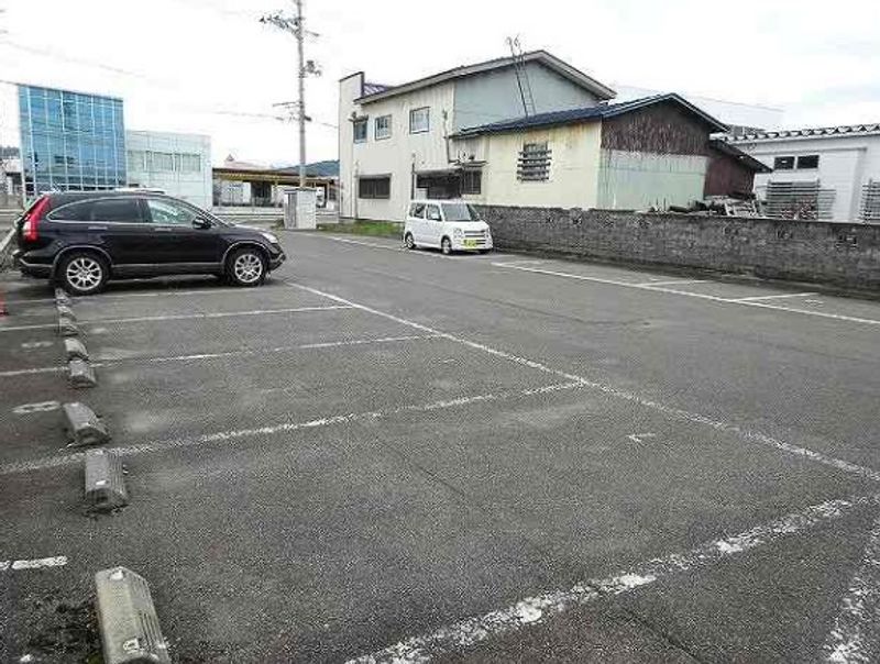 レオパレス未来 駐車場