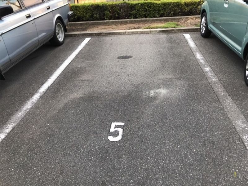 レオパレスアベンタ神武 駐車場