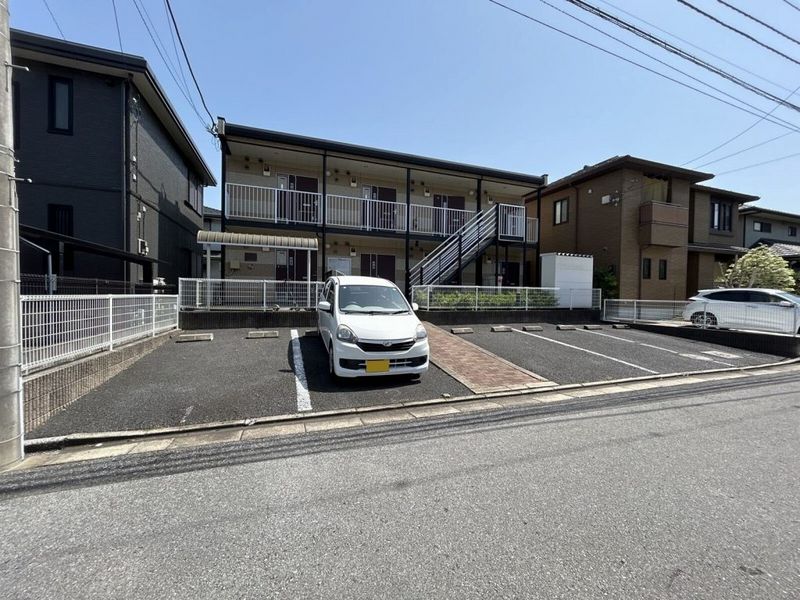 レオパレスしらとり 駐車場