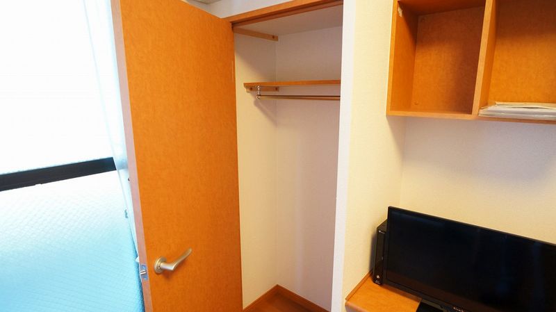 レオパレスノーサイド平田 収納