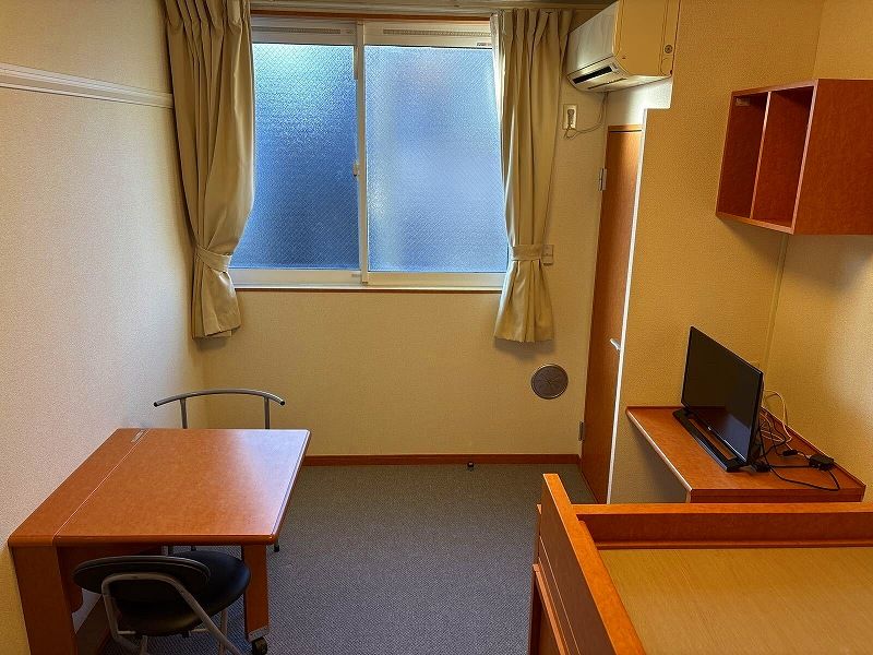 レオパレスシティーストーン 居間