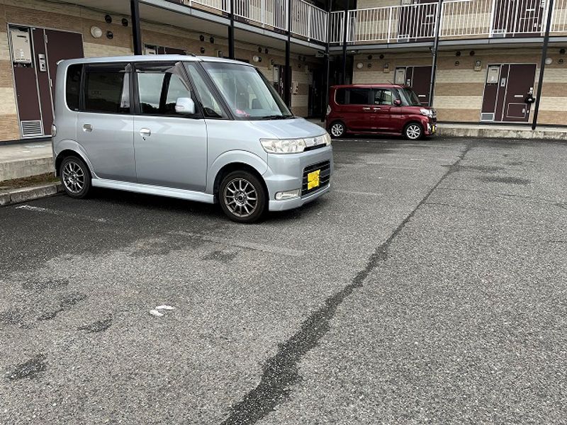 レオパレスあおぞら 駐車場