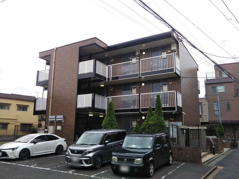 レオパレスローレルコーポ３ 駐車場