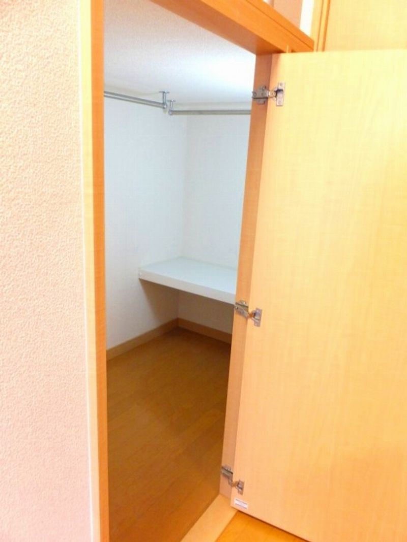 leopalace Sanroku Higashi Makuhari 수납공간