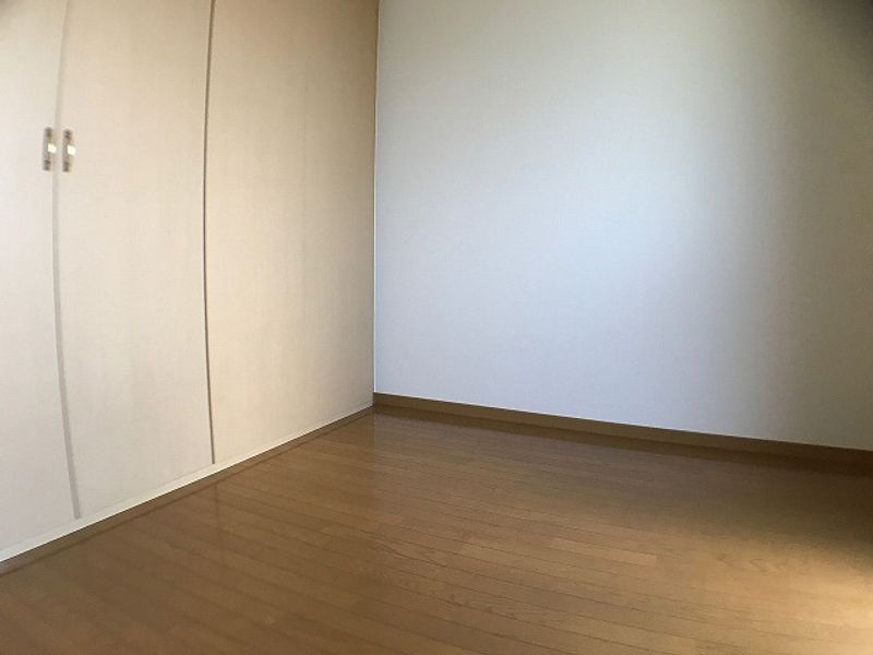 レオパレス東 居間