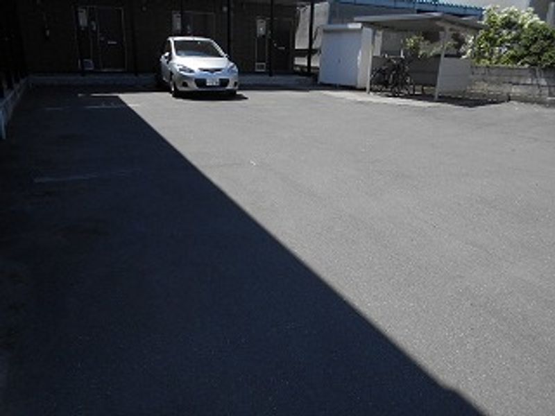 レオパレス八甲田山 駐車場