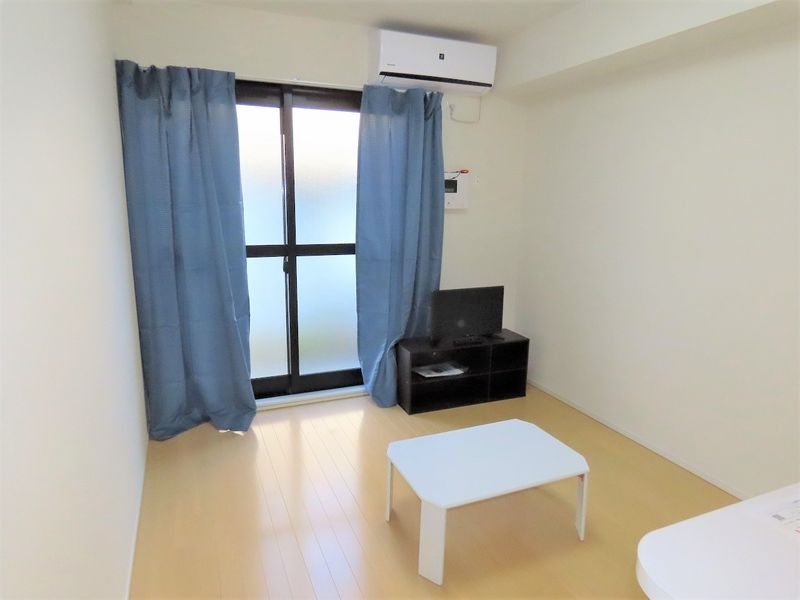 レオパレストゥロイメ 居間