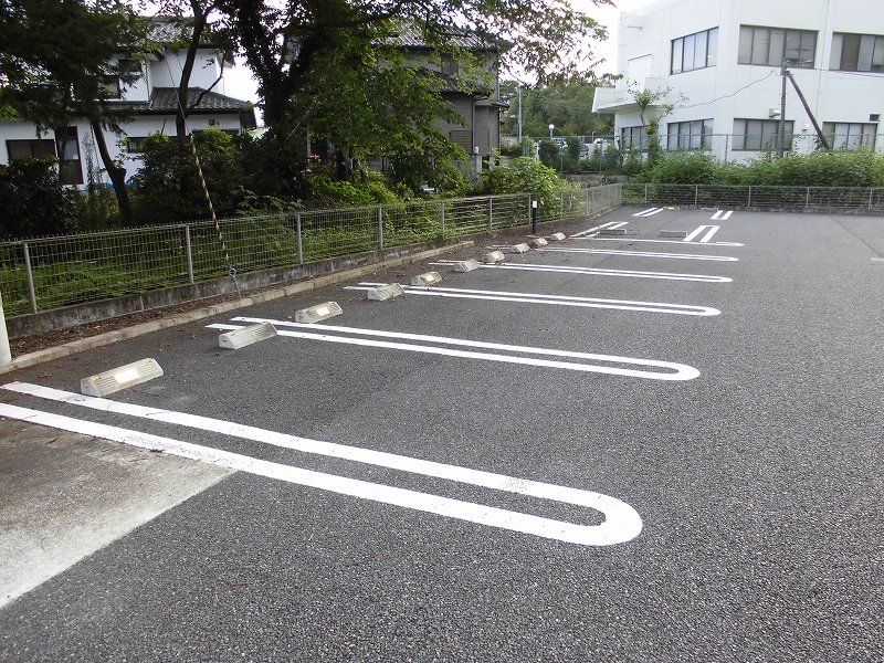 レオネクスト悠Ⅰ 駐車場