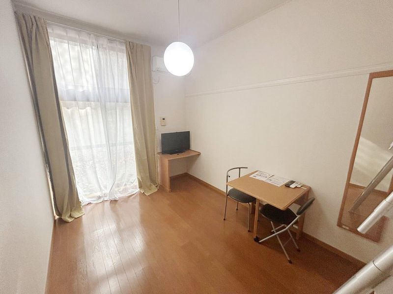 レオパレスたゆたり 居間