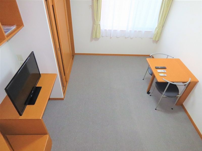 レオパレスコンフォルタブル５１ 居間