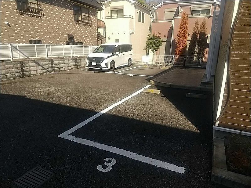 レオパレスバンブーヒル 駐車場