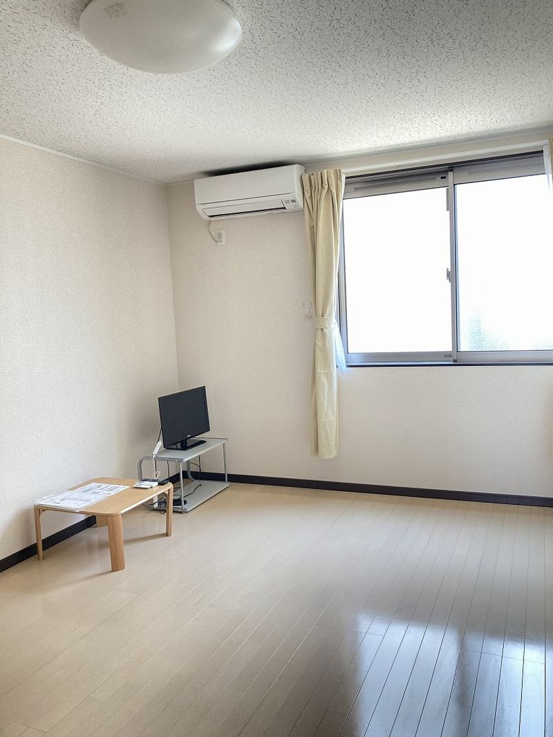 レオネクストＷＥＳＴ　ＳＩＤＥ 居間