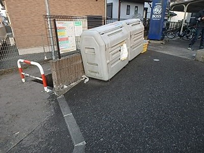 レオパレスキュプロス 共用部分