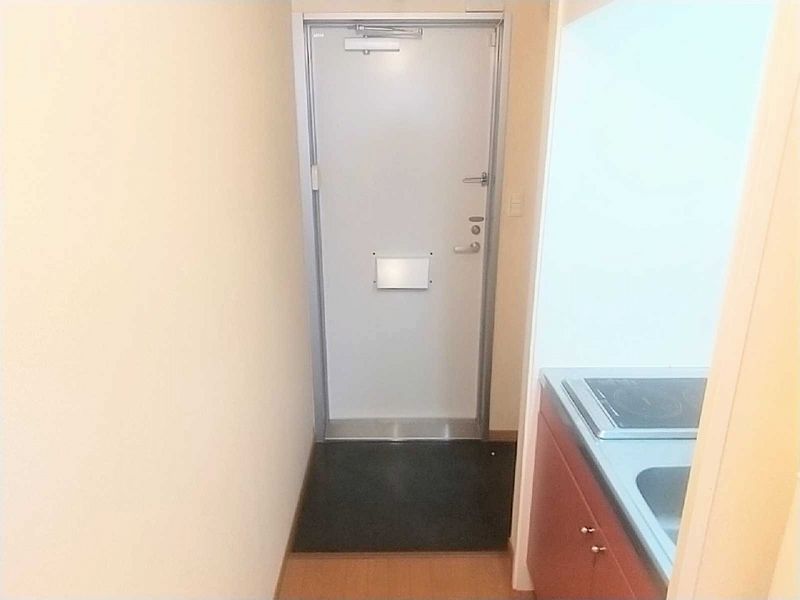 レオパレス山吹 玄関