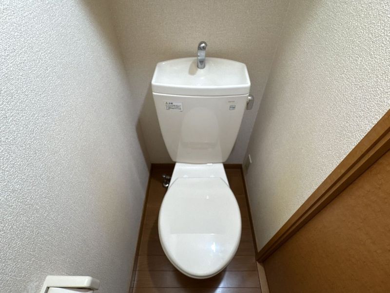 レオパレスＬＡＦＯＲＥＴⅠ トイレ