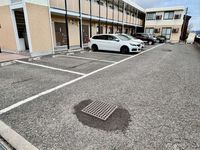 レオパレスレフィナードⅡ 駐車場