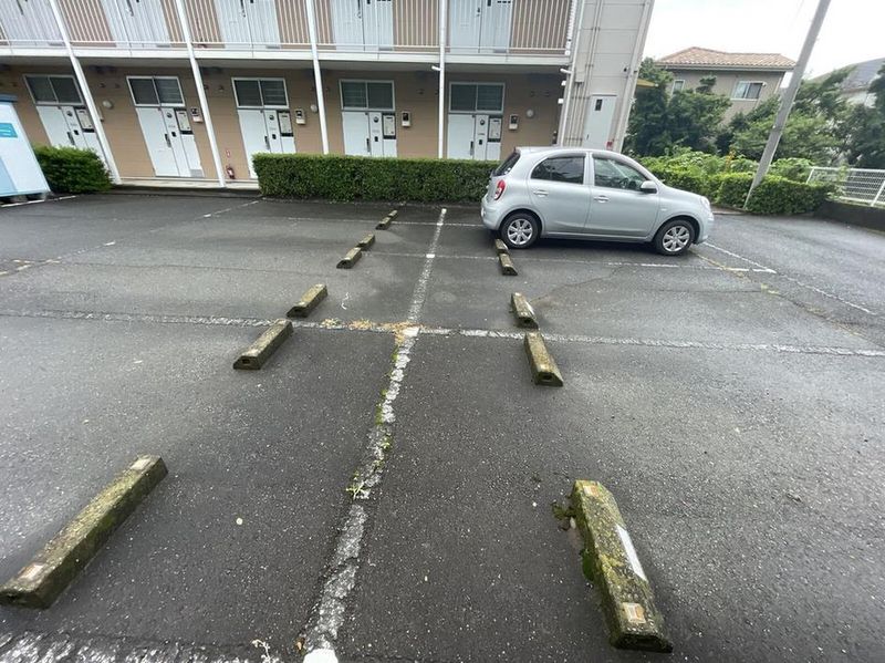 レオパレスノビア　カーサ 駐車場