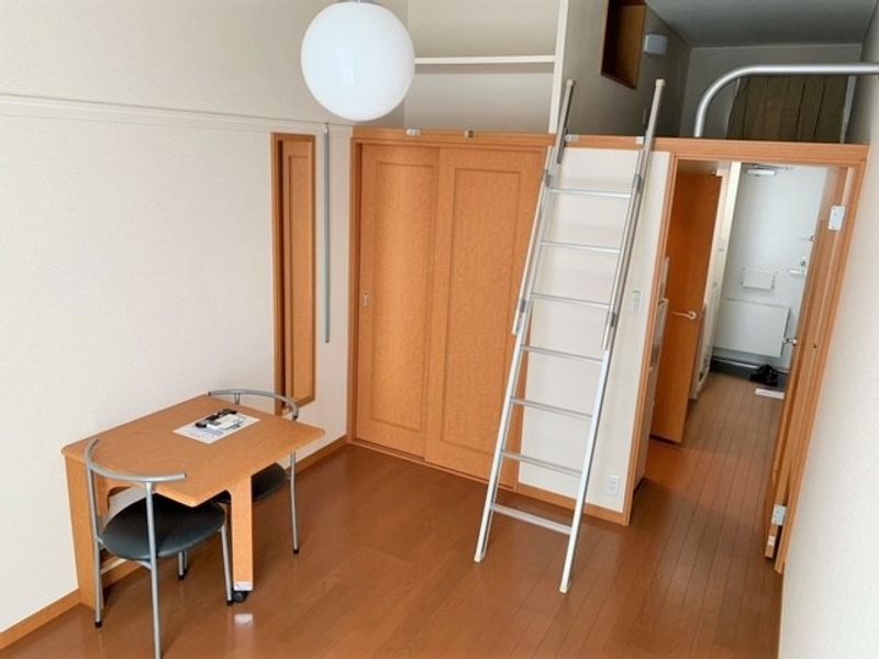 レオパレス都留 寝室