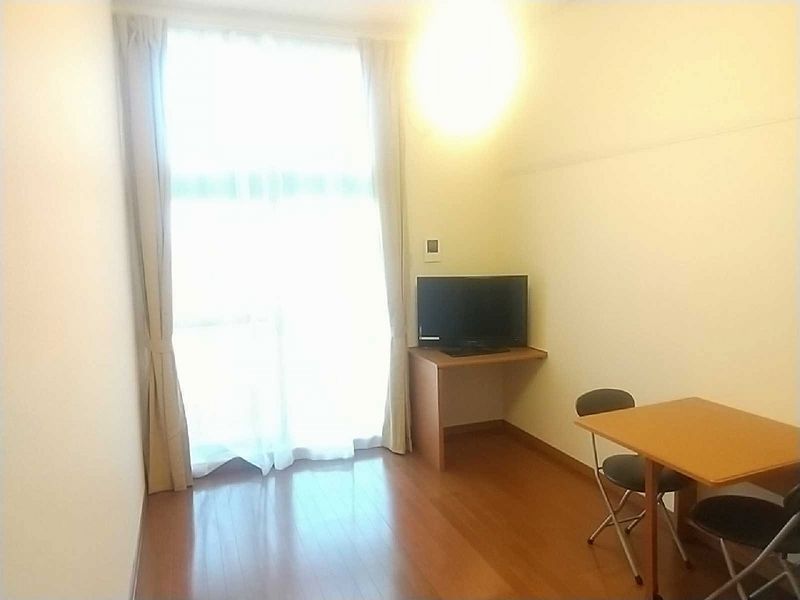 レオパレスゴールデンヴィレッヂ 居間