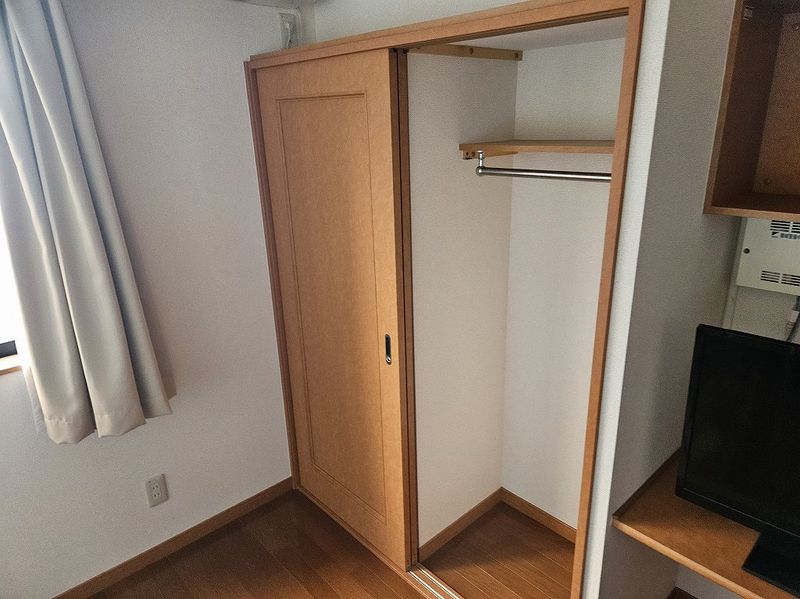 レオパレスサウスランド 収納