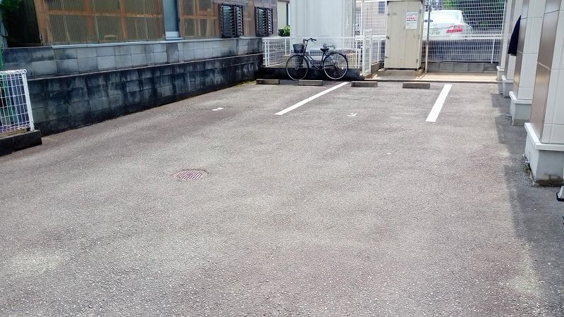 レオパレス１０９’Ｓ 駐車場