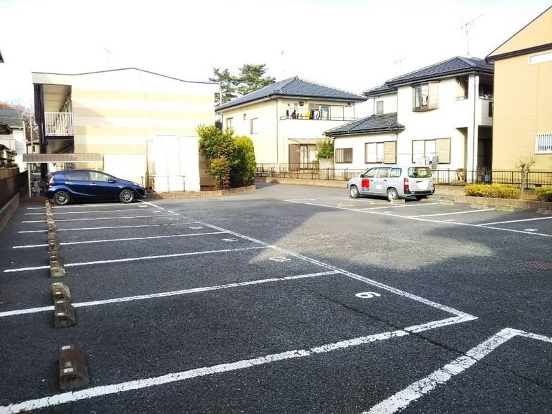 レオパレスＶｉｌｌａＯｌｉｖｅ 駐車場
