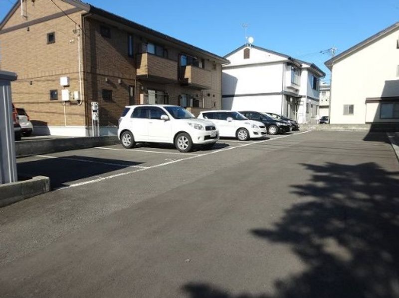レオパレスやばせ 駐車場