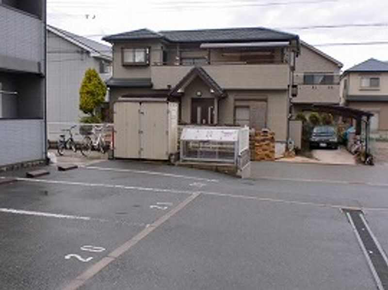 レオパレスＩｒｉｓ 駐車場